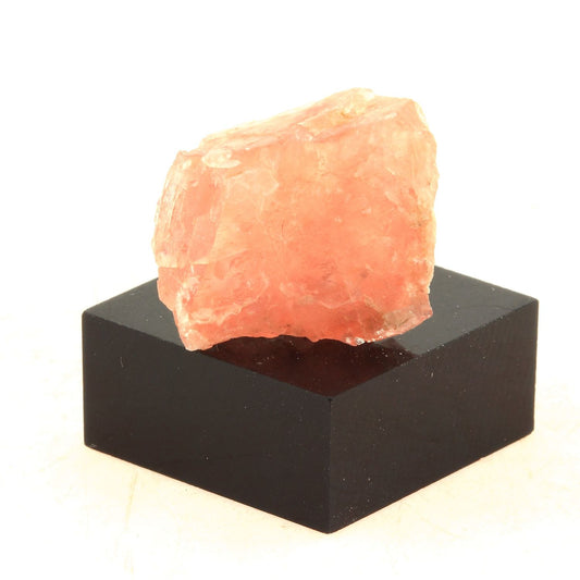 Fluorite mineral. 19.20 carats. Massif du Mont-Blanc, (Aiguille Verte), Chamonix, Haute-Savoie, Auvergne-Rhône-Alpes, France