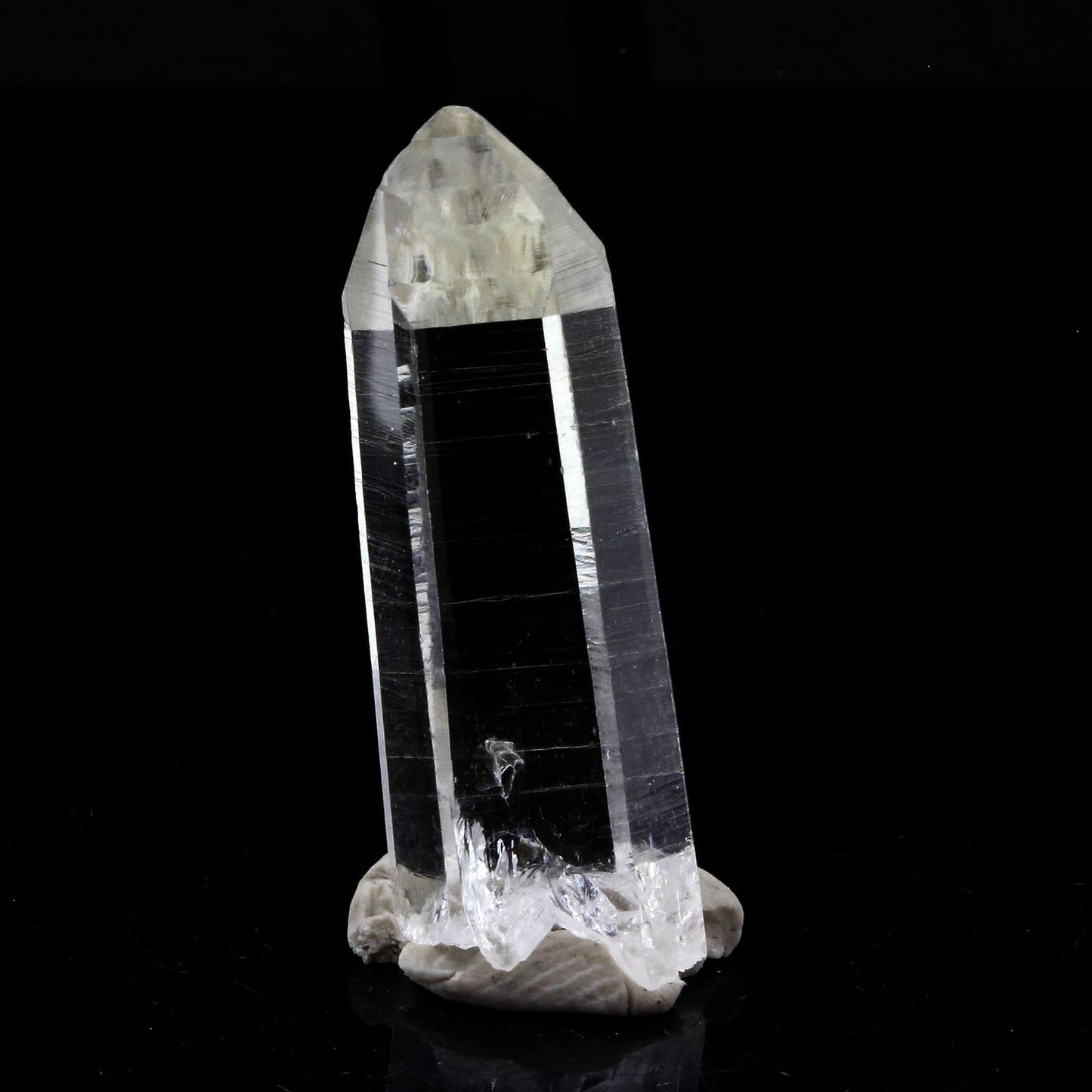 Quartz mineral. 18.13 carats. La Gardette Mine, Bourg d'Oisans, Isère, France