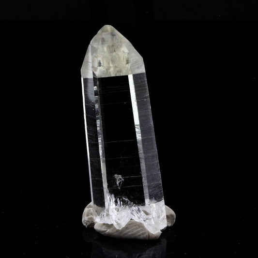 Quartz mineral. 18.13 carats. La Gardette Mine, Bourg d'Oisans, Isère, France