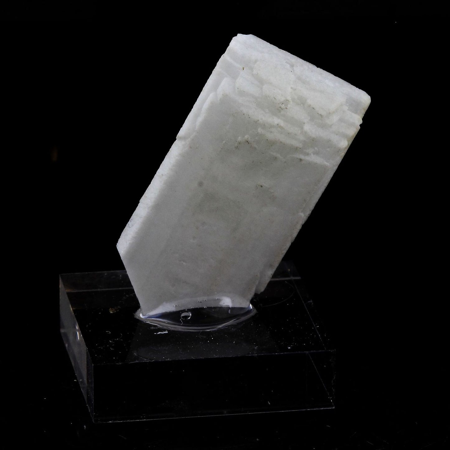 Baryte mineral 22.97 carats. En provenance du Massif des Grandes Rousses, Isère, France