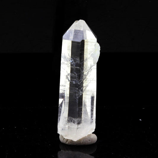 Quartz mineral. 28.26 carats. La Gardette Mine, Bourg d'Oisans, Isère, France
