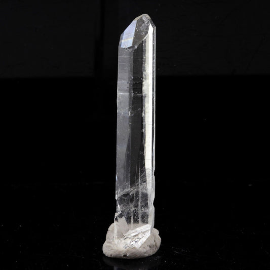 Quartz mineral. 11.16 carats. La Gardette Mine, Bourg d'Oisans, Isère, France