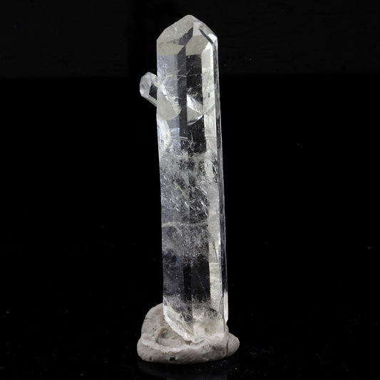 Quartz mineral. 13.93 carats. La Gardette Mine, Bourg d'Oisans, Isère, France
