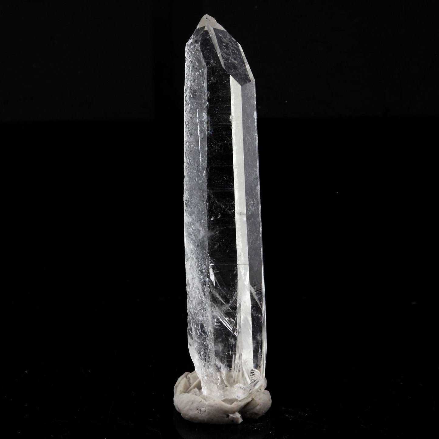 Quartz mineral. 15.98 carats. La Gardette Mine, Bourg d'Oisans, Isère, France