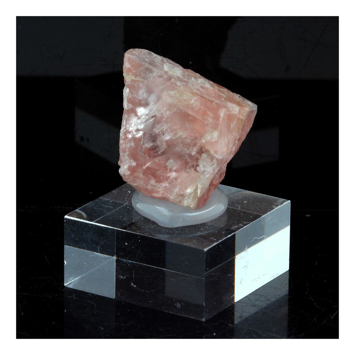 Fluorite mineral. 57.78 carats. Massif du Mont-Blanc, France