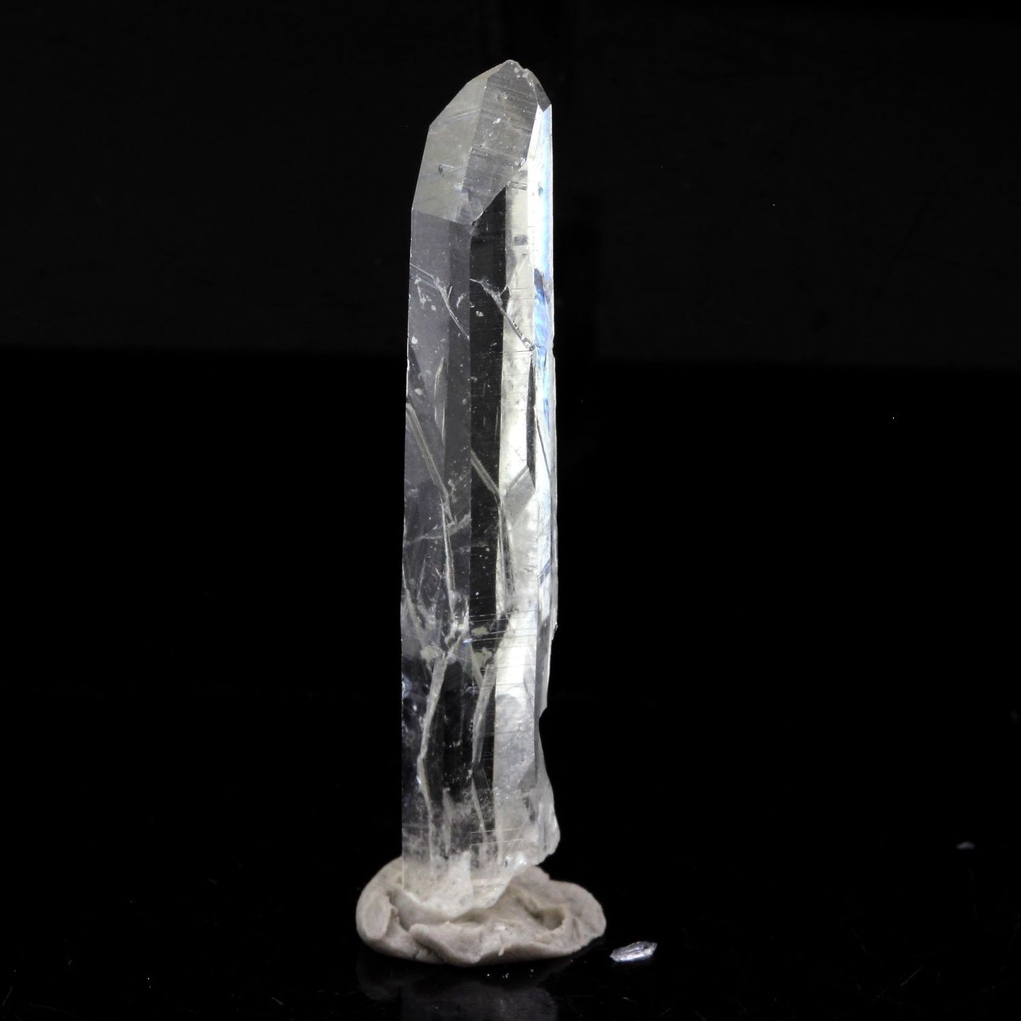 Quartz mineral. 16.24 carats. La Gardette Mine, Bourg d'Oisans, Isère, France