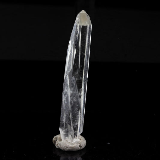 Quartz mineral. 15.91 carats. La Gardette Mine, Bourg d'Oisans, Isère, France