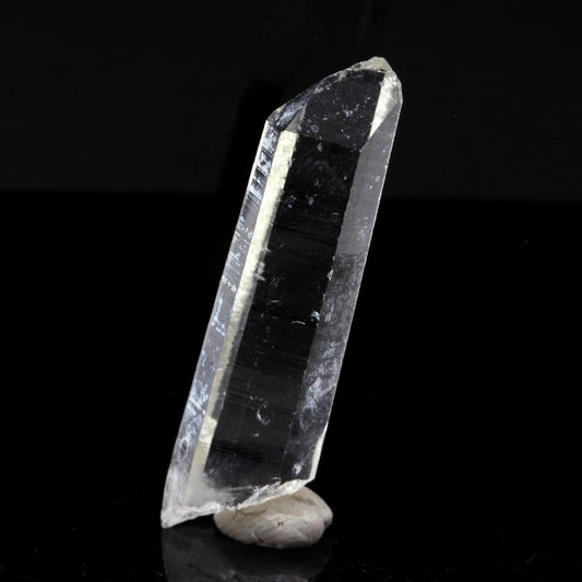 Quartz mineral. 30.65 carats. La Gardette Mine, Bourg d'Oisans, Isère, France