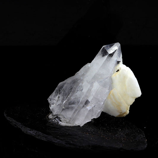 Quartz mineral + Baryte. 84.32 carats. Massif des Grandes Rousses, Isère, France