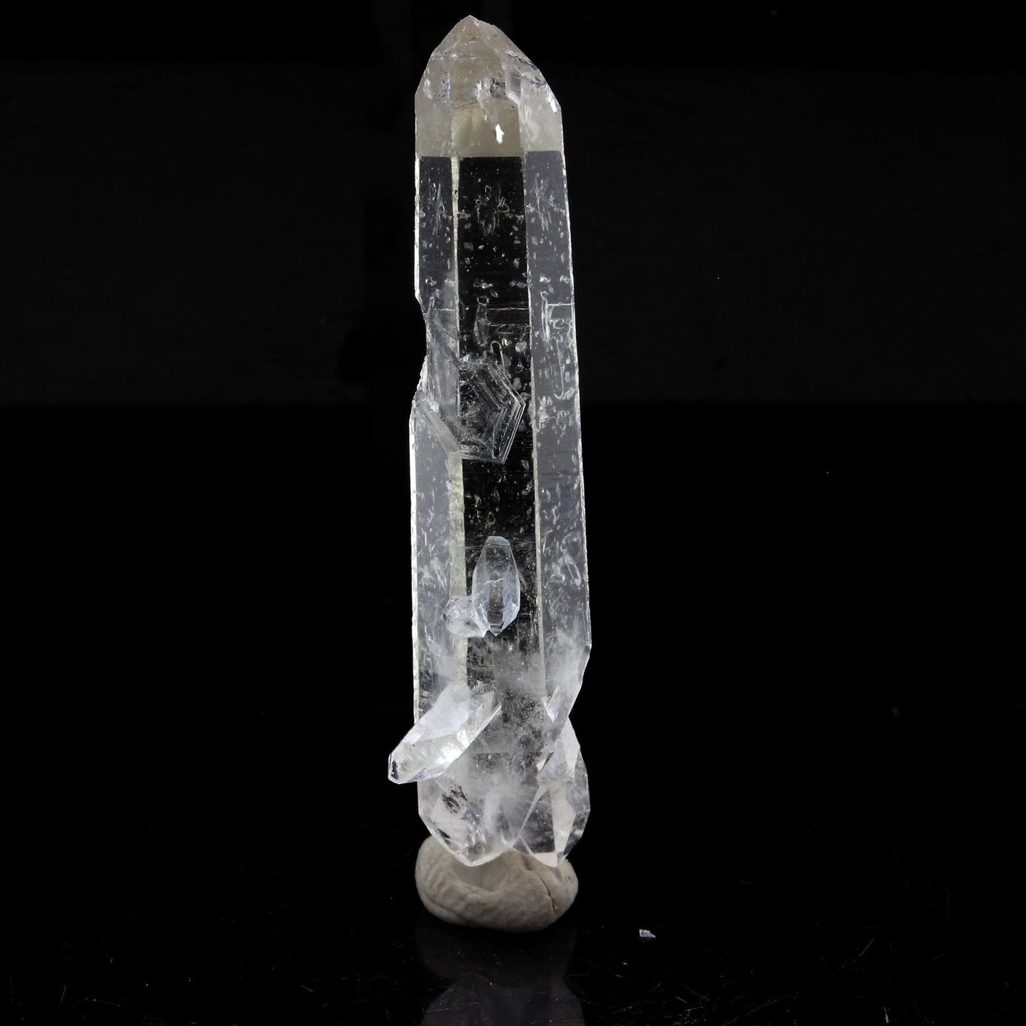 Quartz mineral biterminé. 27.48 carats. La Gardette Mine, Bourg d'Oisans, Isère, France