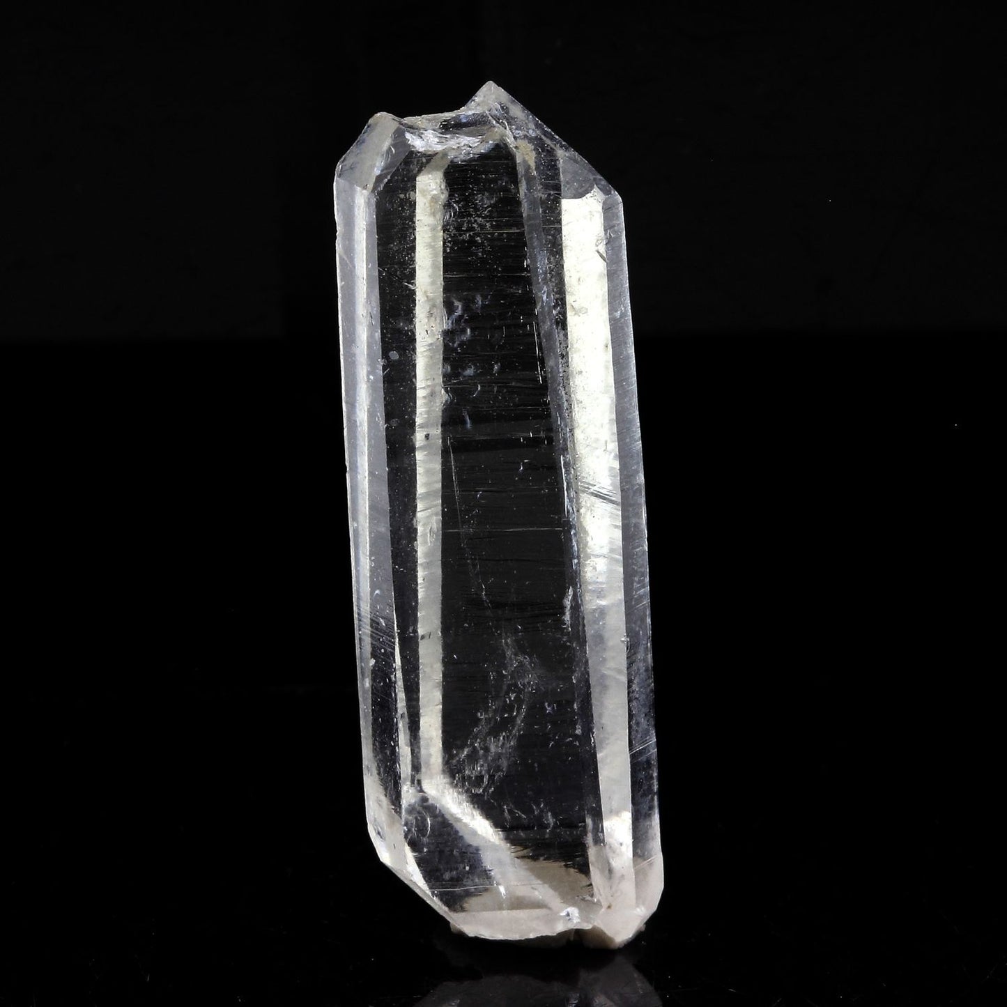 Quartz mineral biterminé. 39.65 carats. La Gardette Mine, Bourg d'Oisans, Isère, France