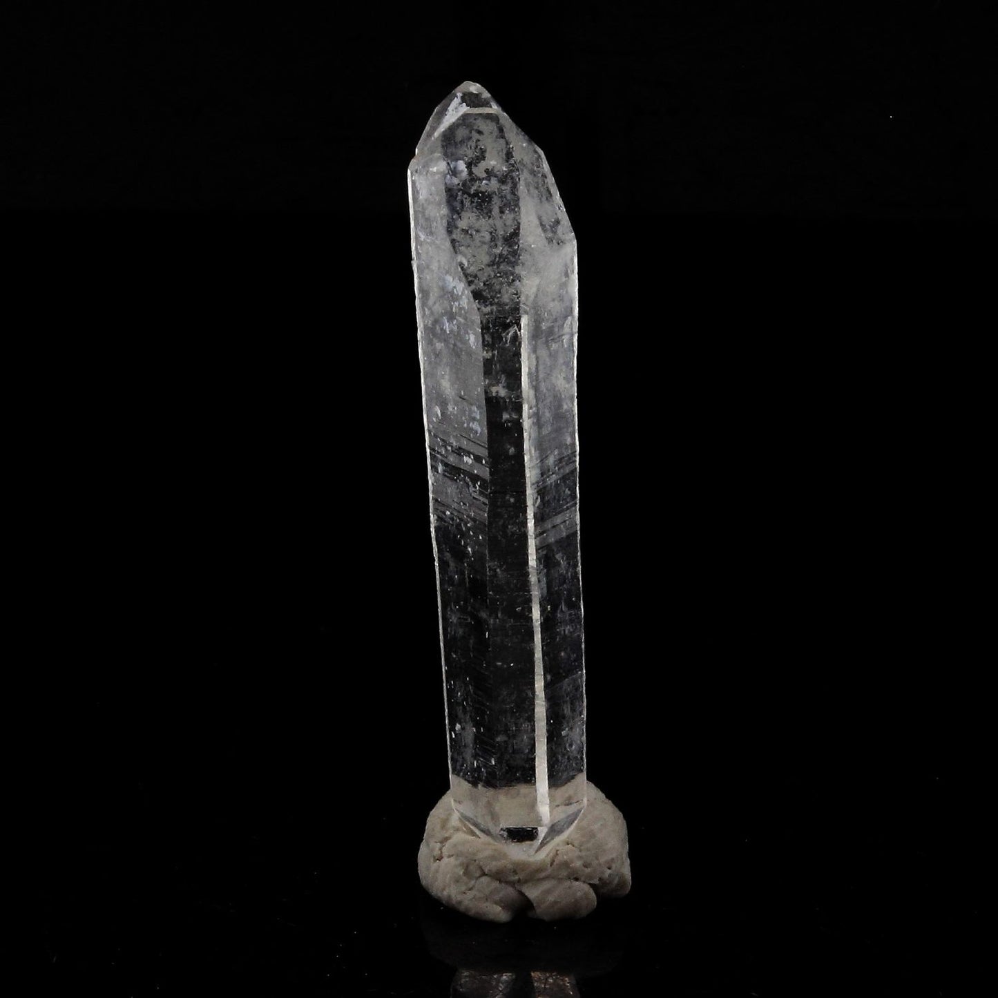 Quartz mineral biterminé. 8.44 carats. La Gardette Mine, Bourg d'Oisans, Isère, France