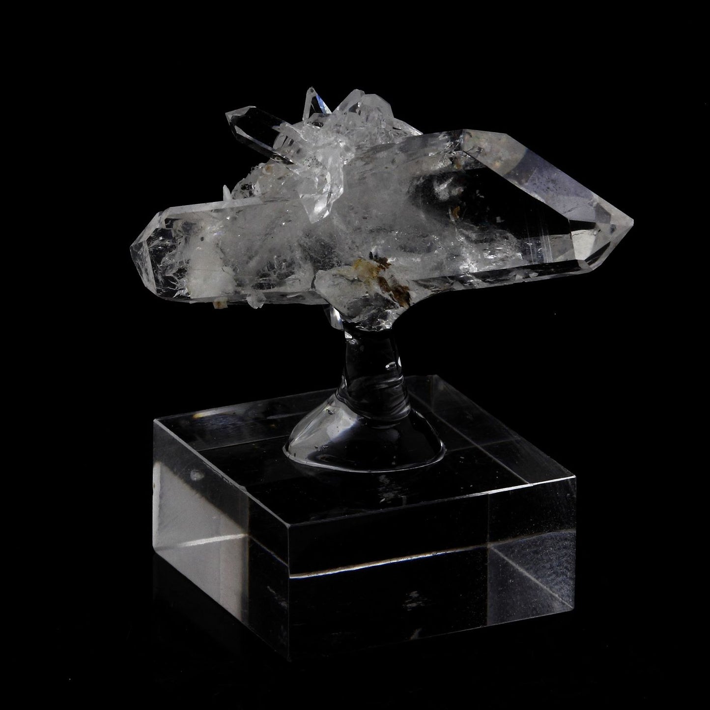 Quartz mineral biterminé. 47.82 carats. La Gardette Mine, Bourg d'Oisans, Isère, France
