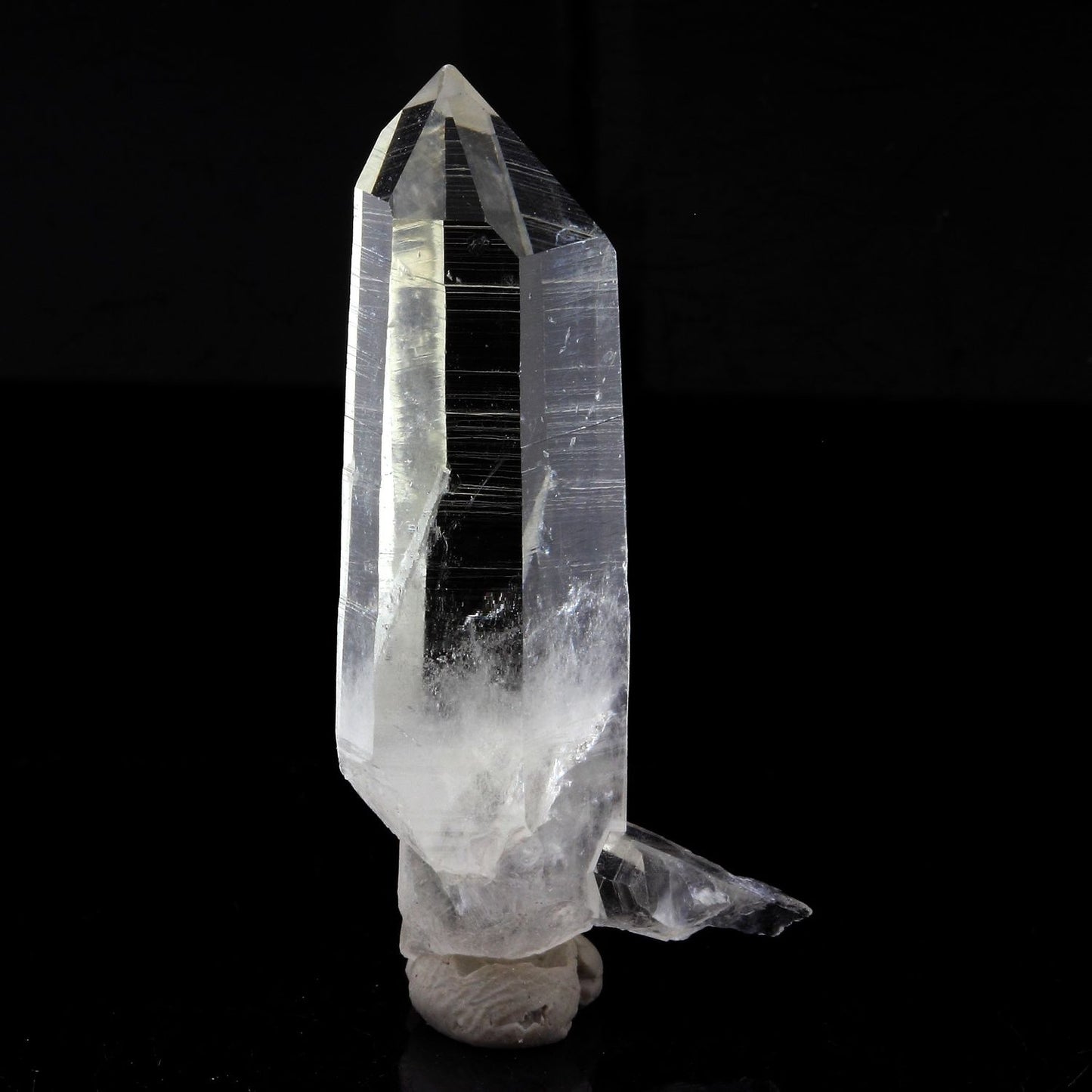 Quartz mineral. 41.74 carats. La Gardette Mine, Bourg d'Oisans, Isère, France