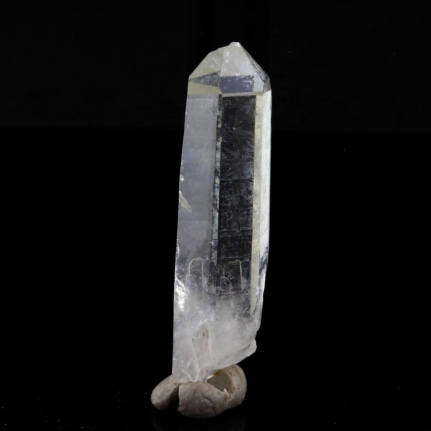 Quartz mineral. 26.85 carats. La Gardette Mine, Bourg d'Oisans, Isère, France