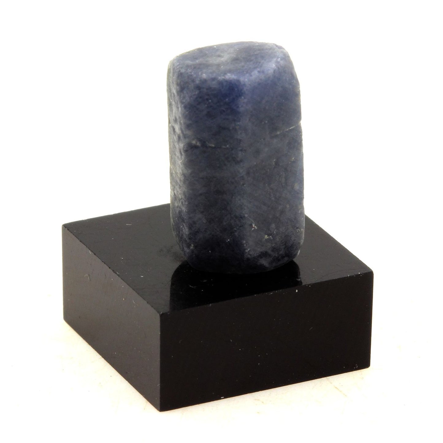 Saphir. 31.56 carats. En provenance de Zazafotsy Quarry (Amboarohy), Zazafotsy, Ihosy, Ihorombe, Madagascar