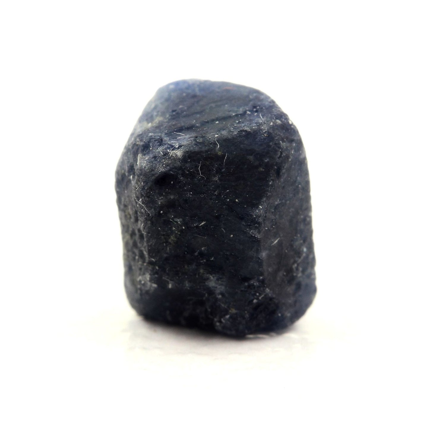 Saphir. 11.26 carats. En provenance de Zazafotsy Quarry (Amboarohy), Zazafotsy, Ihosy, Ihorombe, Madagascar