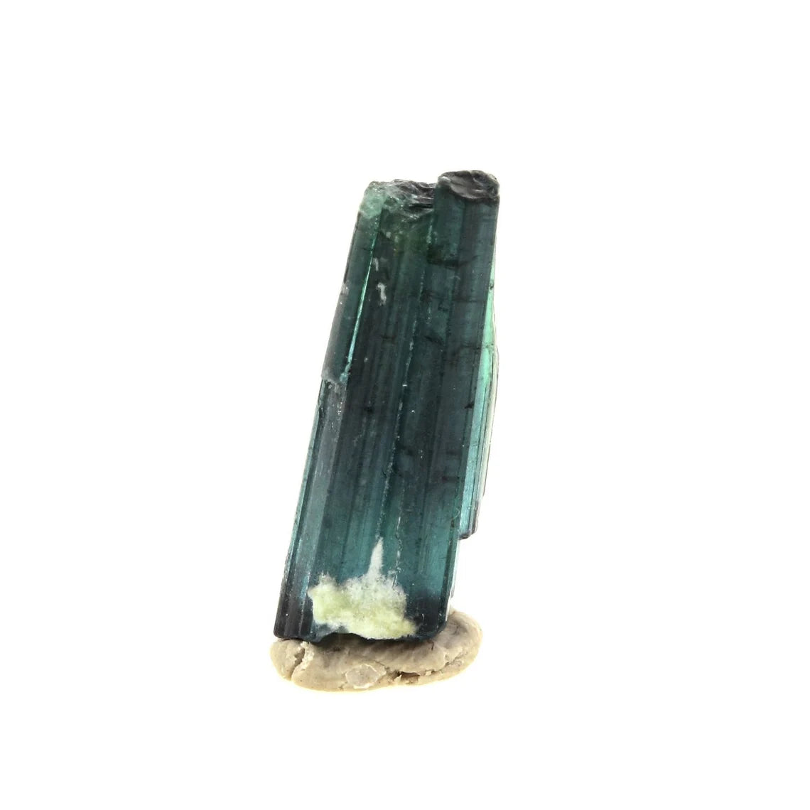 Tourmaline Indicolite. 7.78 carats. En provenance de Dara-e-Pech pegmatite field, Dara-e-Pech District, Kunar, Afghanistan