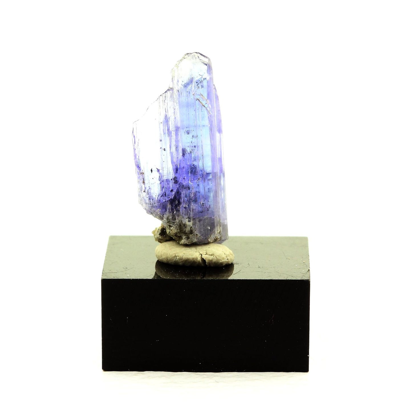 Tanzanite. 7.10 carats. En provenance de Merelani Hills (Mererani), Lelatema Mts, Arusha, Tanzanie