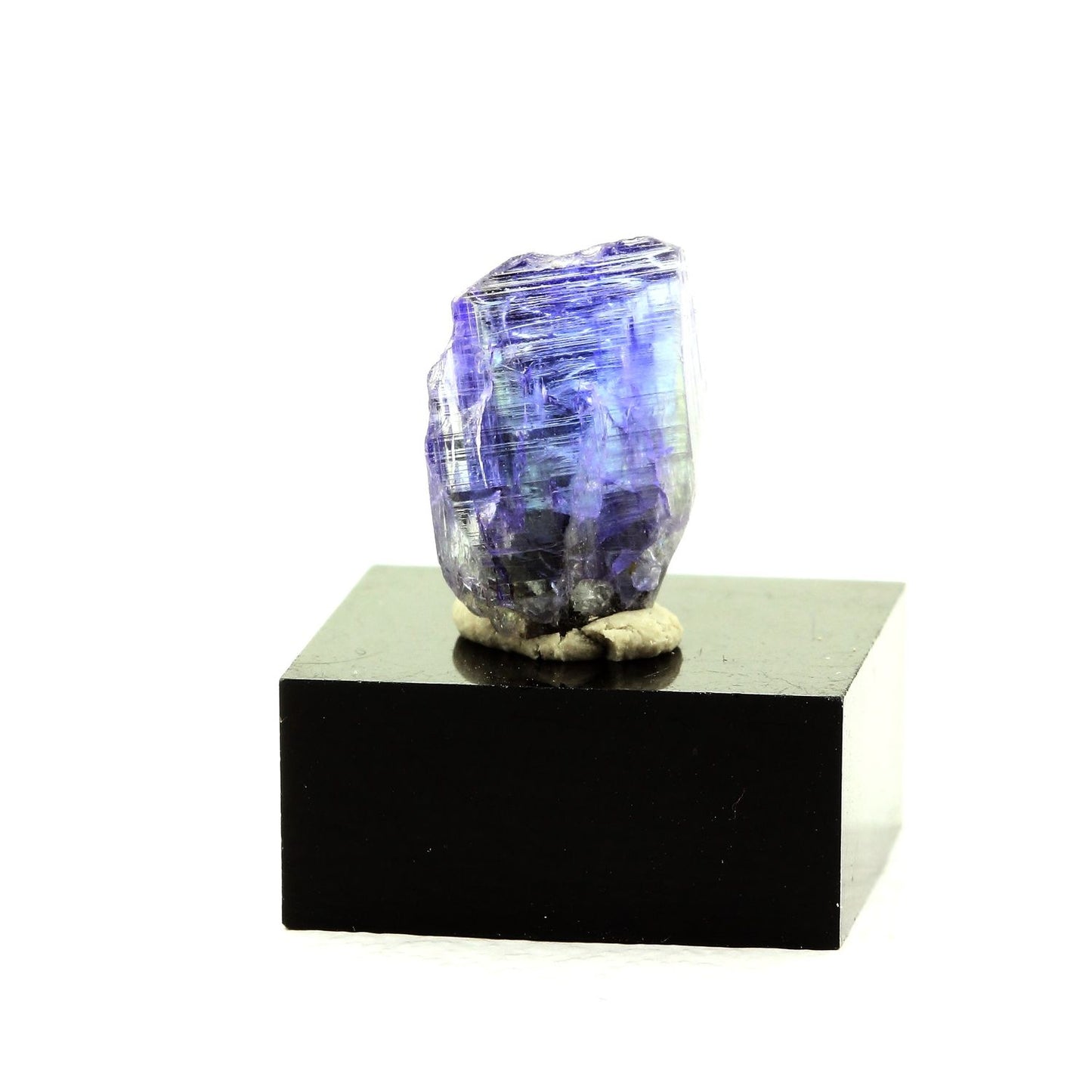Tanzanite. 7.22 carats. En provenance de Merelani Hills (Mererani), Lelatema Mts, Arusha, Tanzanie
