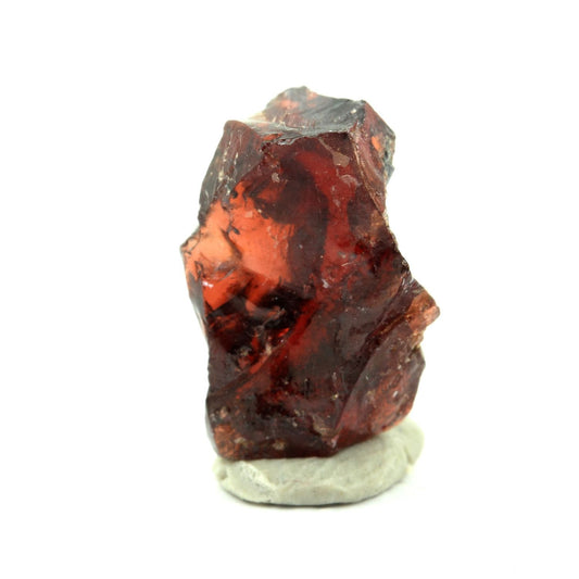 Grenat Malaya en provenance de Beseva malaya garnets mining area, Ampanihy Ouest, Ampanihy, Atsimo-Andrefana, Madagascar