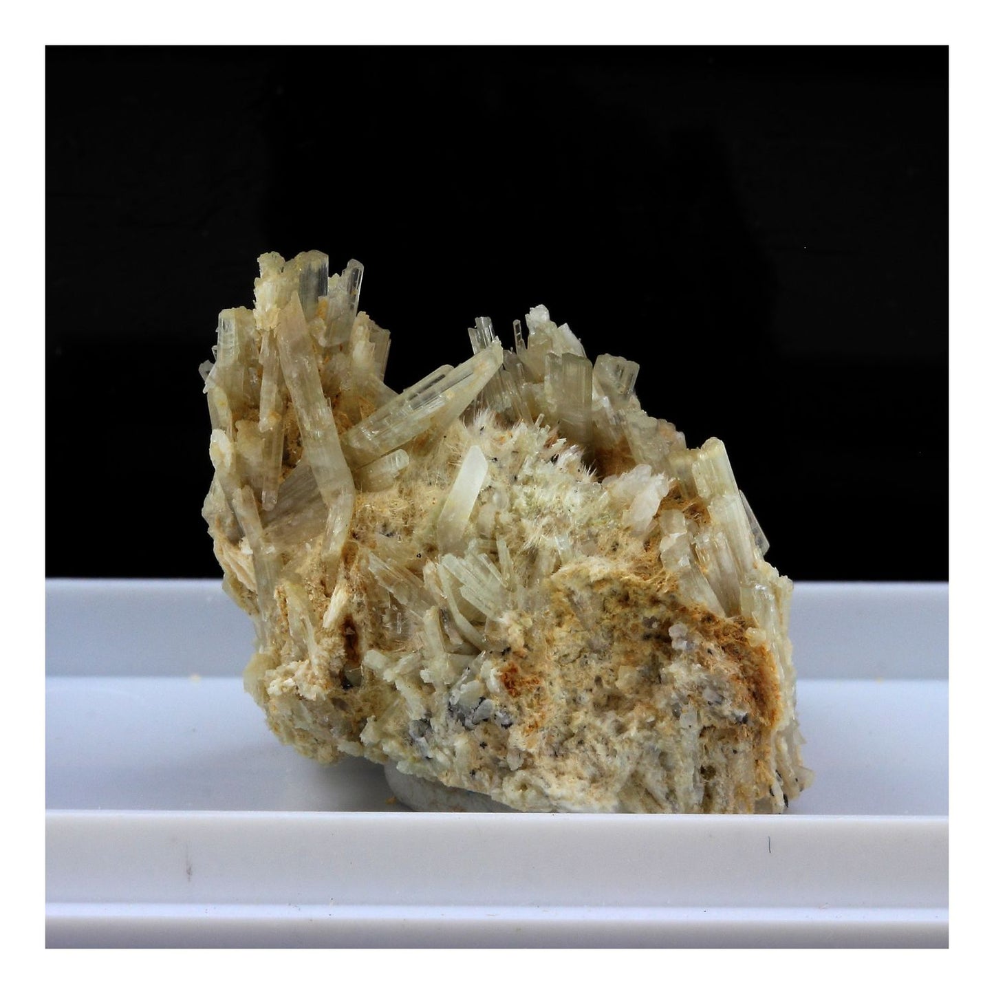 Clinozoisite. 107.0 carats. Marine de Scala, Canari, Haute-Corse, France