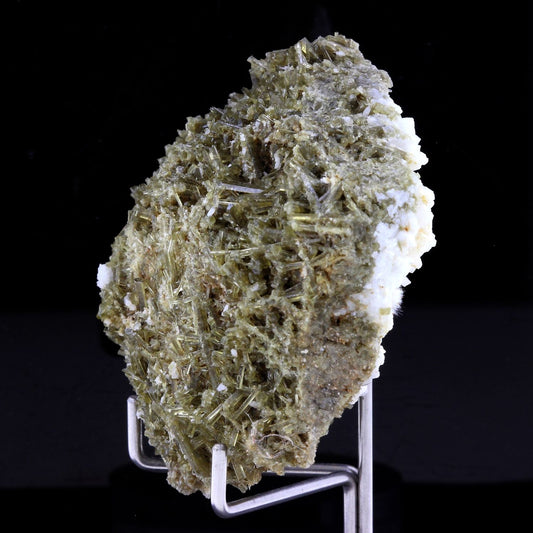 Clinozoisite. 243.0 carats. Marine de Scala, Canari, Haute-Corse, France