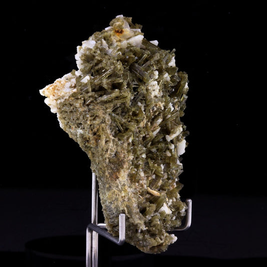 Clinozoisite. 204.5 carats. Marine de Scala, Canari, Haute-Corse, France