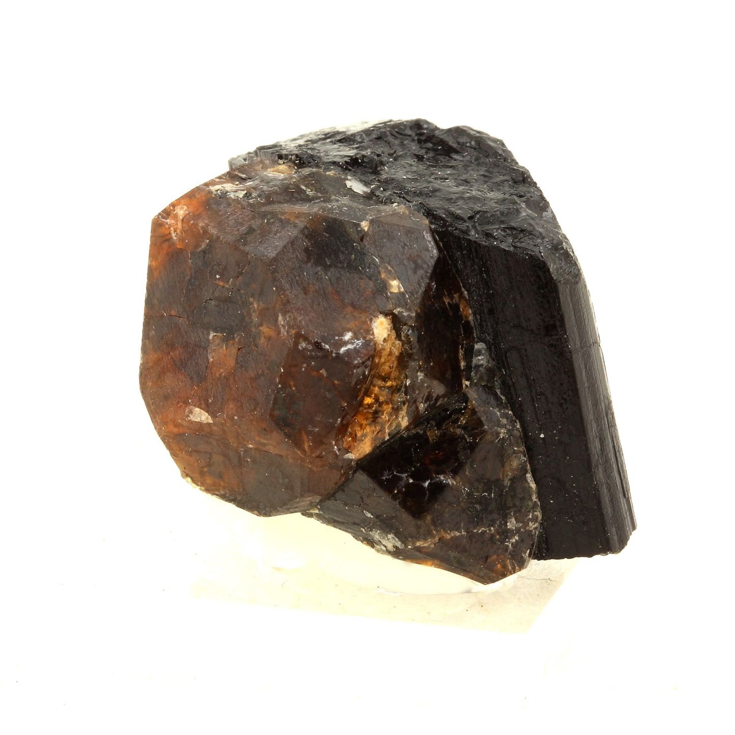 Grenat + Tourmaline. 165.5 carats. Sahanivotry Manandona, Madagascar