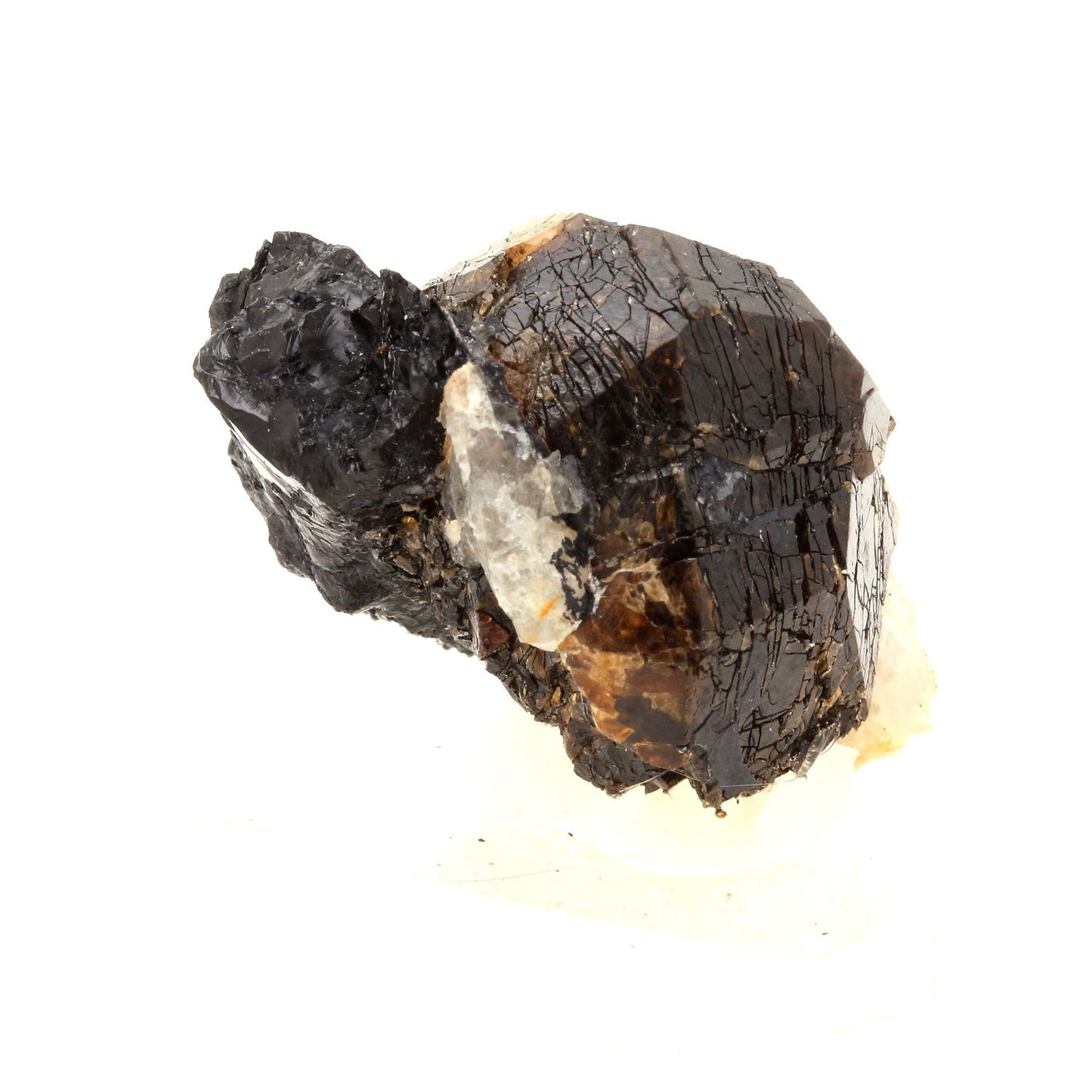 Grenat + Tourmaline. 159.5 carats. Sahanivotry Manandona, Madagascar