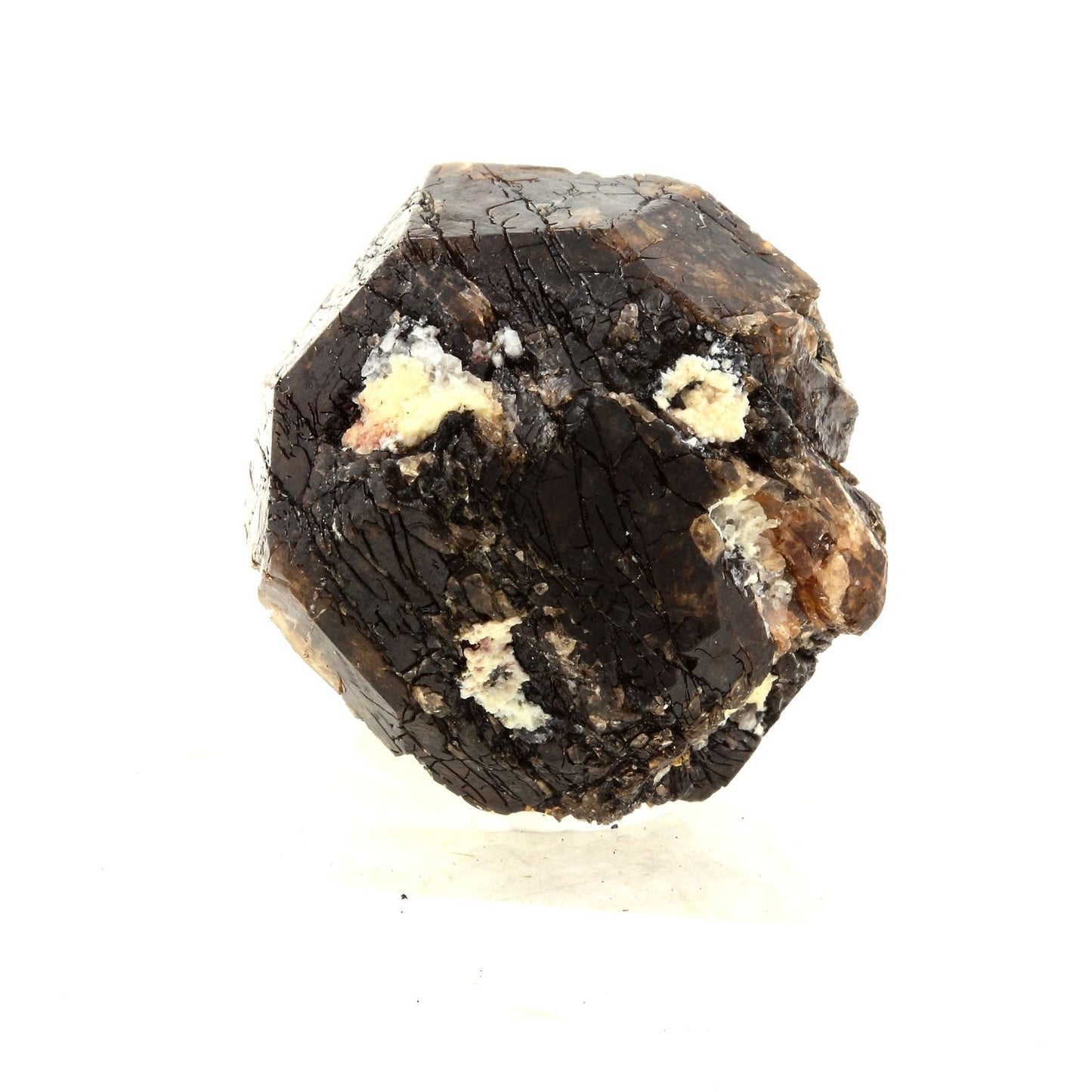 Grenat + Tourmaline. 177.5 carats. Sahanivotry Manandona, Madagascar