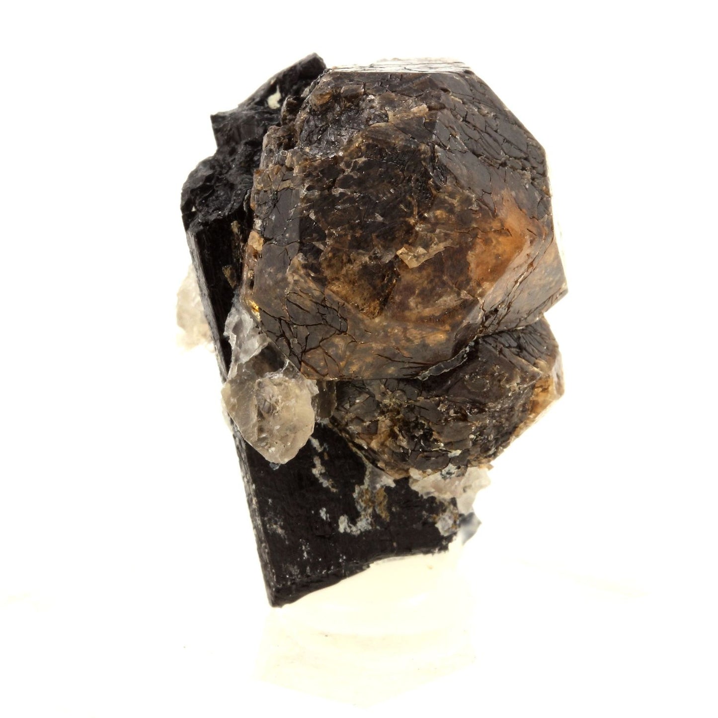 Grenat + Tourmaline. 156.0 carats. Sahanivotry Manandona, Madagascar