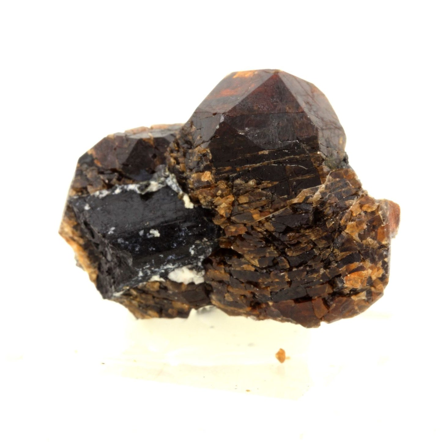 Grenat + Tourmaline. 167.5 carats. Sahanivotry Manandona, Madagascar