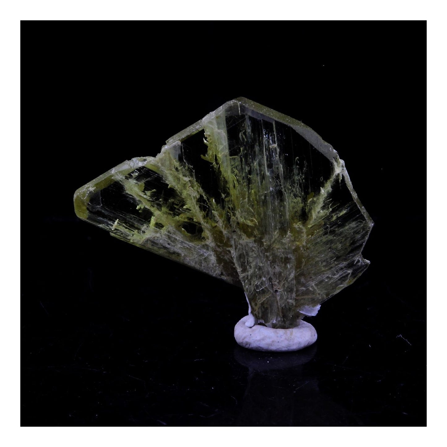 Chrysoberyl. 5.62 carats. Lac Alaotra, Ambatondrazaka, Madagascar