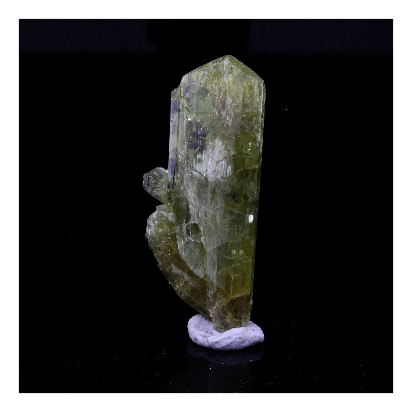 Chrysoberyl. 8.88 carats. Lac Alaotra, Ambatondrazaka, Madagascar