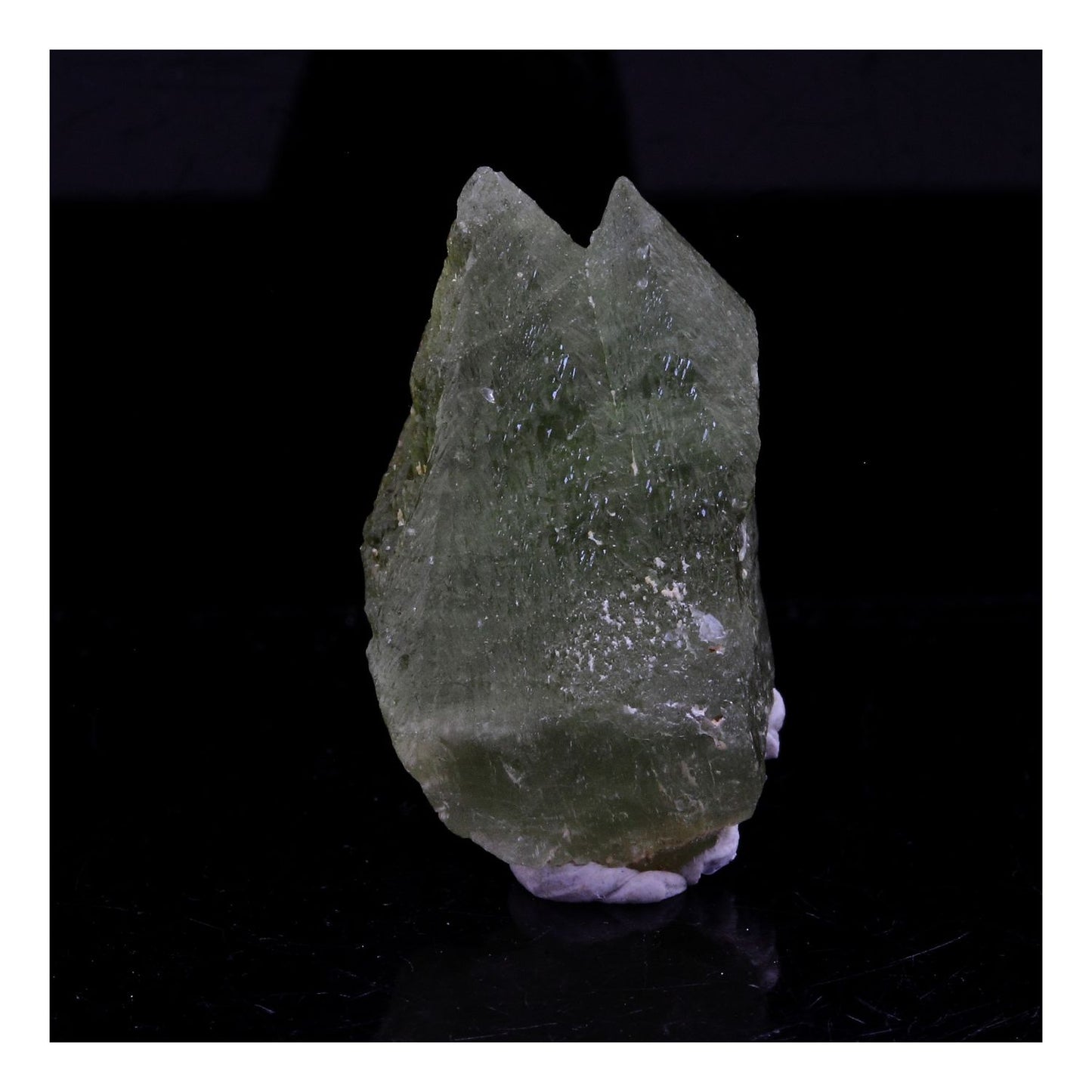 Beryl (etched). 30.29 carats. Sahatany Valley, Ibity, Madagascar