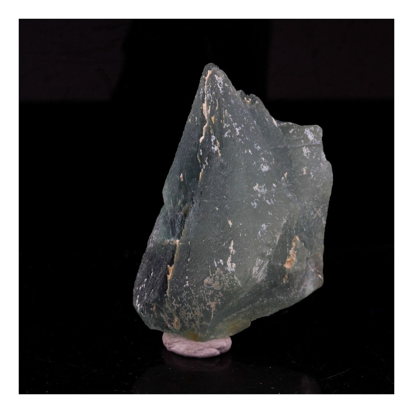 Beryl (etched). 30.98 carats. Sahatany Valley, Ibity, Madagascar