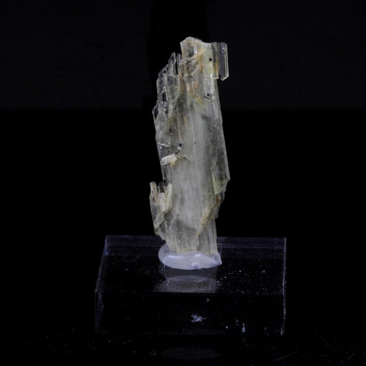 Clinozoisite. 14.91 carats. Marine de Scala, Canari, Haute-Corse, France