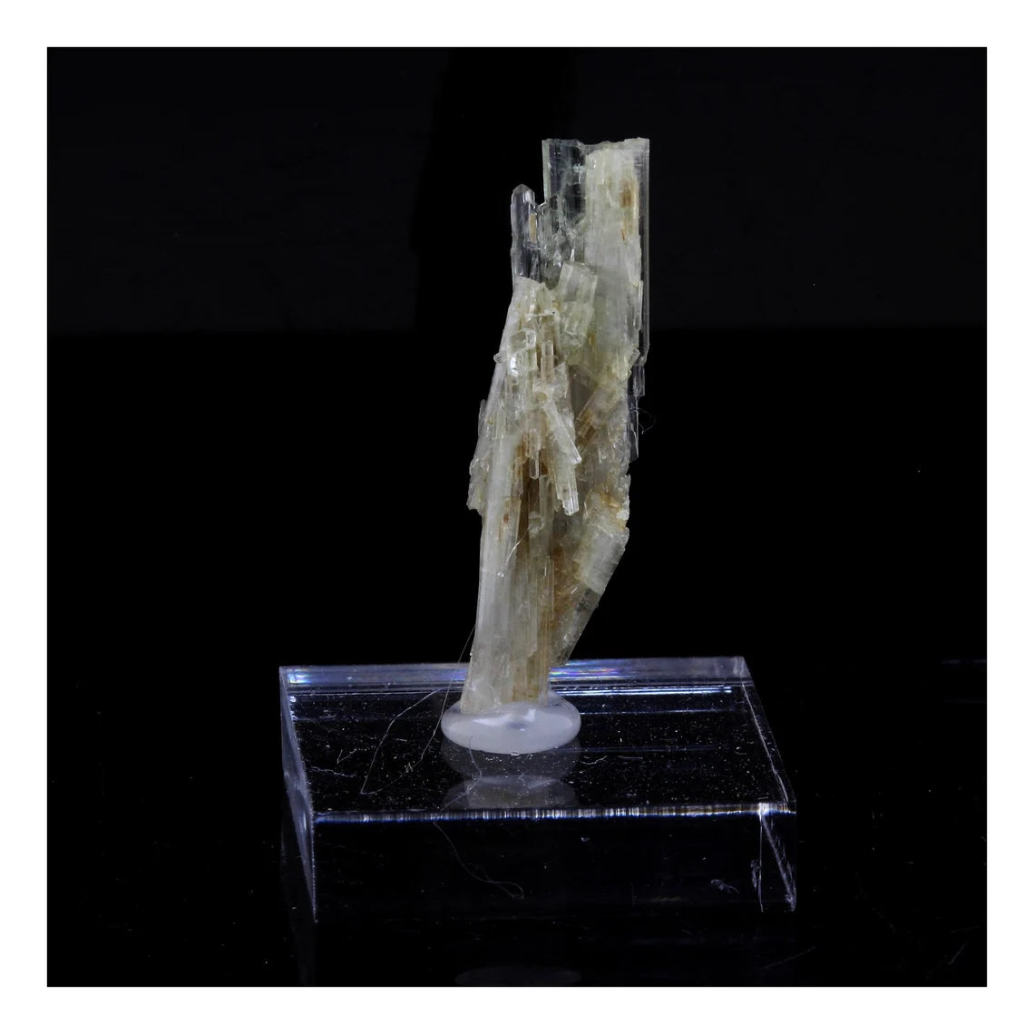 Clinozoisite. 14.60 carats. Marine de Scala, Canari, Haute-Corse, France