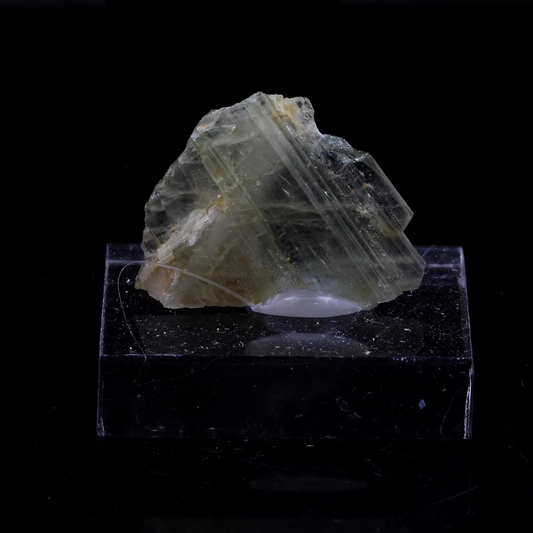 Clinozoisite. 14.78 carats. Marine de Scala, Canari, Haute-Corse, France