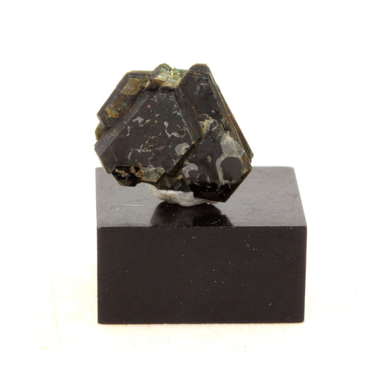 Clinochlore. 4.36 carats. Rocher de Farinole, Olmeta-di-Capocorso, Haute-Corse, France