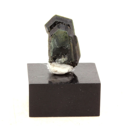 Clinochlore. 3.82 carats. Rocher de Farinole, Olmeta-di-Capocorso, Haute-Corse, France