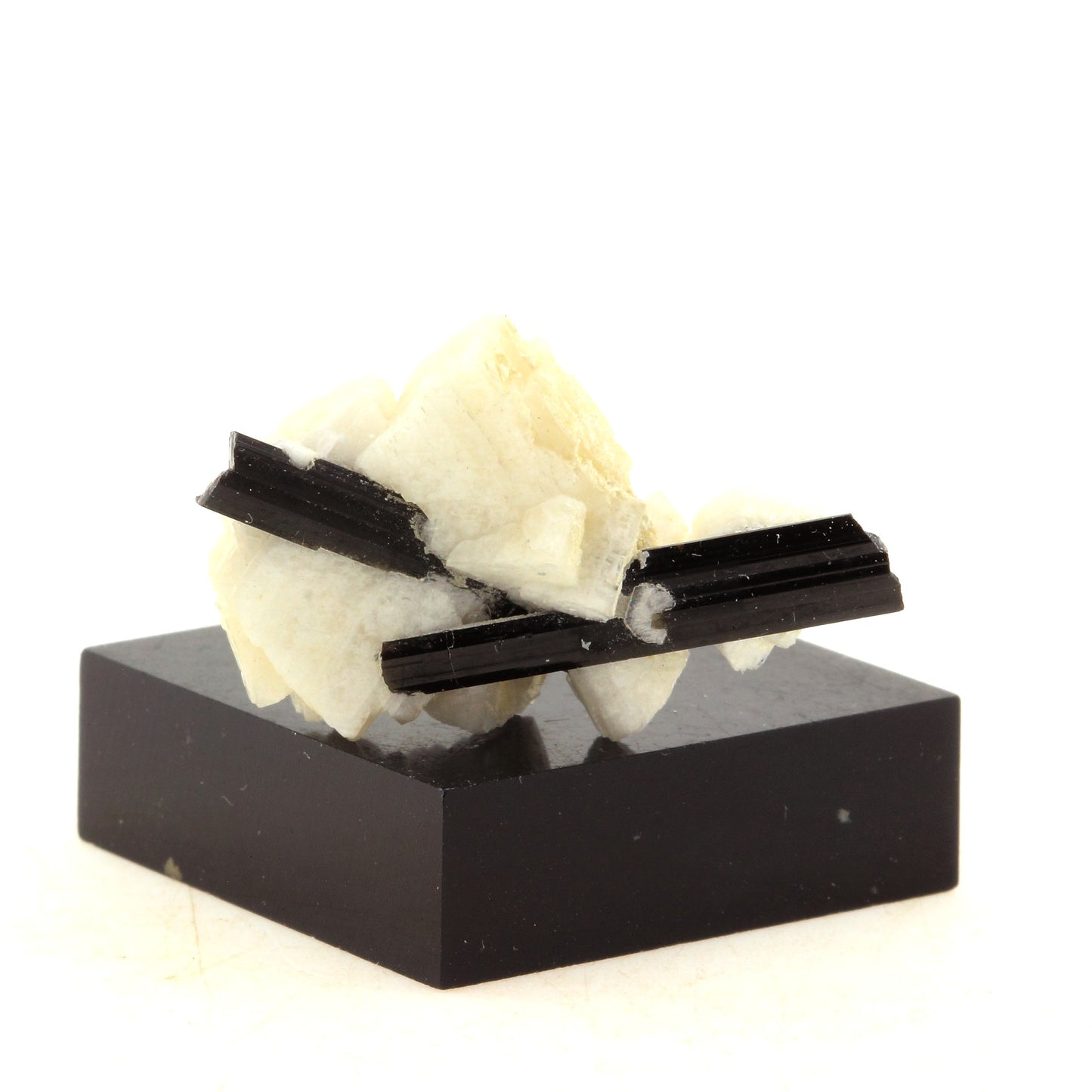 Tourmaline Schorl + Feldspath en provenance de Shigar Valley, Skardu District, Baltistan, Gilgit-Baltistan (Northern Areas), Pakistan