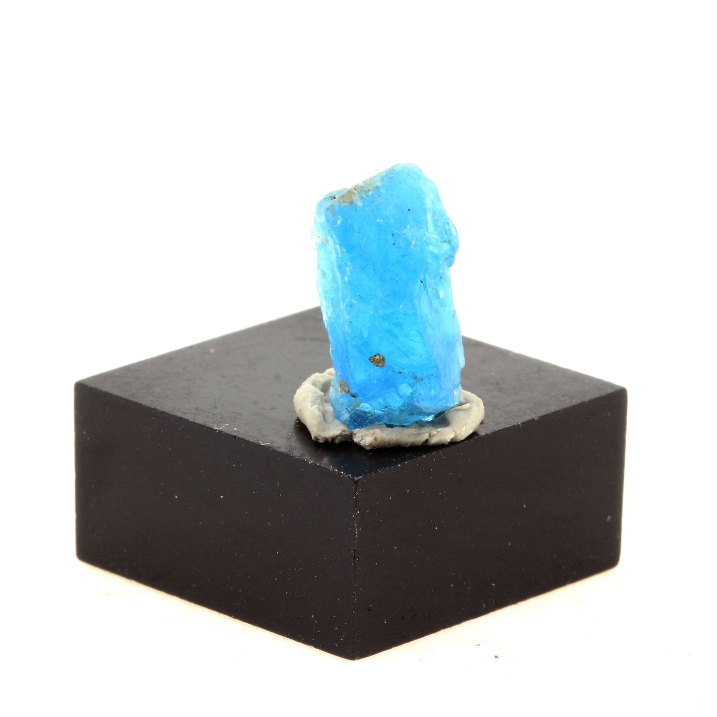 Apatite bleu neon en provenance de Norcross-Madagascar Apatite Mine, Isoanala, Betroka, Anosy, Madagascar