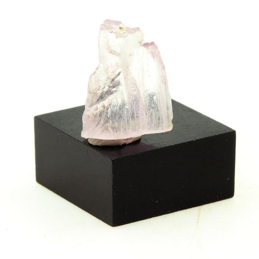 Kunzite. 7.12 carats. Konar Province, Afghanistan