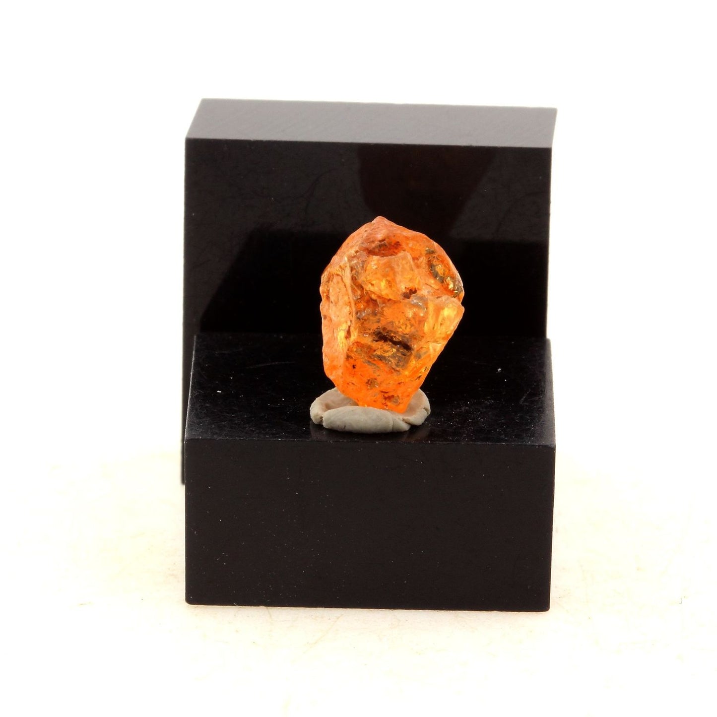 Grenat Spessartite. 4.24 carats. Sangulungulu Hill, Loliondo, Tanzanie