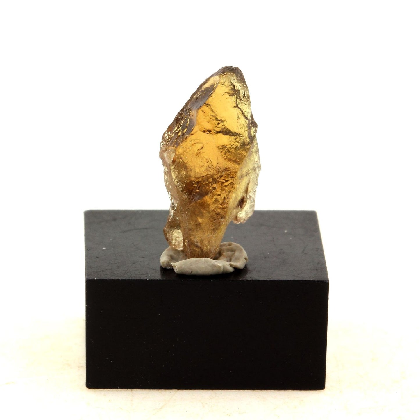 Enstatite. 4.82 carats. Kilosa District, Morogoro Region, Tanzanie