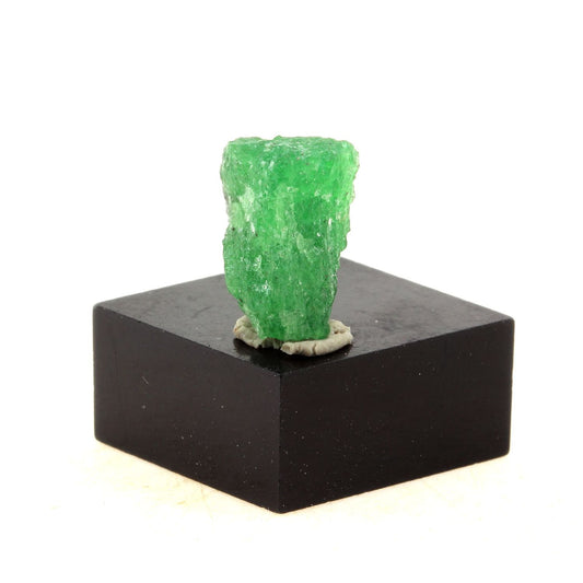 Grenat Tsavorite. 8.94 carats. En provenance de Merelani Hills (Mererani), Lelatema Mts, Arusha, Tanzanie