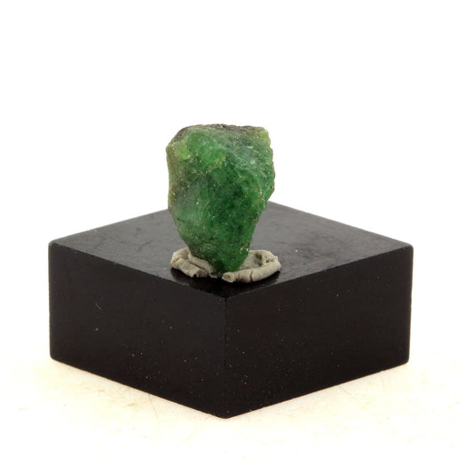 Grenat Tsavorite. 5.37 carats. En provenance de Merelani Hills (Mererani), Lelatema Mts, Arusha, Tanzanie