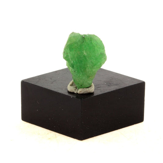 Grenat Tsavorite. 6.43 carats. En provenance de Merelani Hills (Mererani), Lelatema Mts, Arusha, Tanzanie